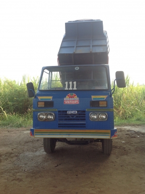 อีแต๋นตั้ม 6 ล้อ เครืองอีซูซุ กระบะเหล็ก สภาพสวย ราคา255,000 บาท ต่อลองได้ค่ะ