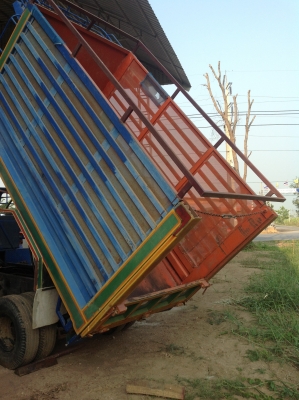 อีแต๋นตั้ม 6 ล้อ เครืองอีซูซุ กระบะเหล็ก สภาพสวย ราคา255,000 บาท ต่อลองได้ค่ะ