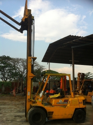 ขาย ฟอล์คลิฟท์ 4 ตัน  MITSUBISHI  เสา 4.5 เมตร ฮิ้งฟอล์ค
