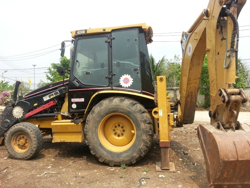 ขายรถตักหน้าขุดหลัง CAT424D สภาพดี ขายรถตักหน้าขุดหลัง CAT424D สภาพดี