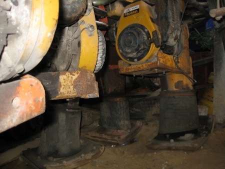 ขาย-เครื่องตบดินแบบจิงโจ้ ตบกระโดด มีหลายตัว ราคาตัวละ 6,800-16,000 บาท ขาย-เครื่องตบดินแบบจิงโจ้ ตบกระโดด มีหลายตัว ราคาตัวละ 6,800-16,000 บาท