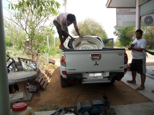 ขายแล้ว กระทะล้อรถไถฟอร์ดTS90แท้ติดรถ(เก่านอก) หน้าขอบ24คานNH หลังขอบ30