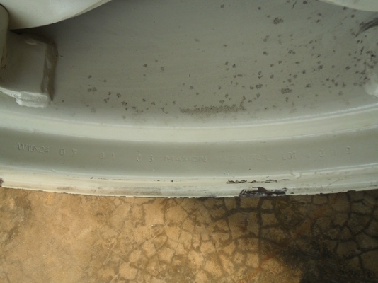 ขายแล้ว กระทะล้อรถไถฟอร์ดTS90แท้ติดรถ(เก่านอก) หน้าขอบ24คานNH หลังขอบ30