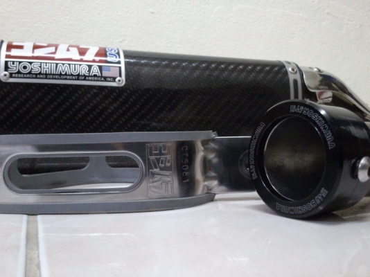ขายท่อสูตร Yoshimura USA แท้ ทรง Slip-On รุ่น TRC Full Cabon ราคา 16,500 บาท