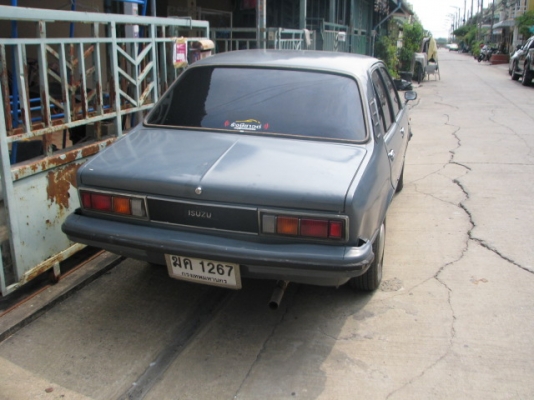 รถเก๋ง อีซูซุ GEMINI ปี 80