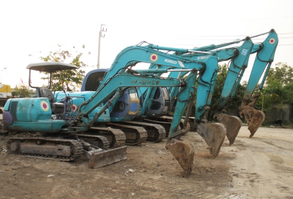 ให้เช่ารถแบคโฮ PC30, PC60, PC120, SK135, SK200 รถบด 10 ตัน, 1 ตันและเครื่องสกัดคอนกรีต (แย็กลม) ราคากันเอง ให้เช่ารถแบคโฮ PC30, PC60, PC120, SK135, SK200 รถบด 10 ตัน, 1 ตันและเครื่องสกัดคอนกรีต (แย็กลม) ราคากันเอง