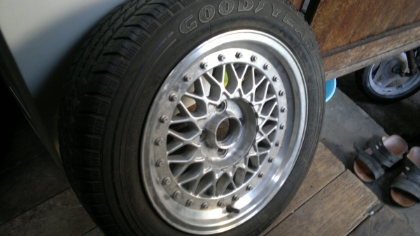 ขายล้อแม๊คขอบ15 4รู100 พร้อมยางขายแยกได้ครับ