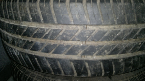 ขายล้อแม๊คขอบ15 4รู100 พร้อมยางขายแยกได้ครับ