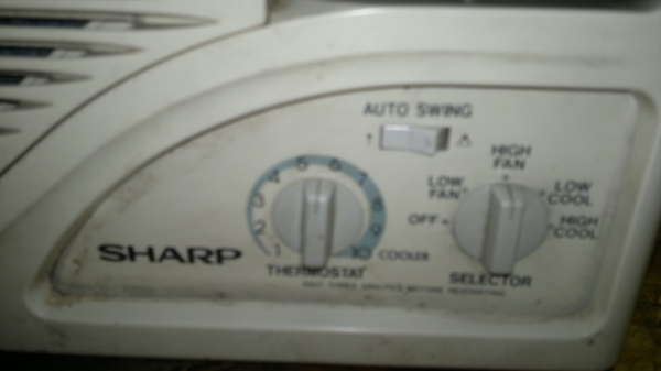 ขายแอร์วินโดว์ของชาร์ปเย็นดีครับ