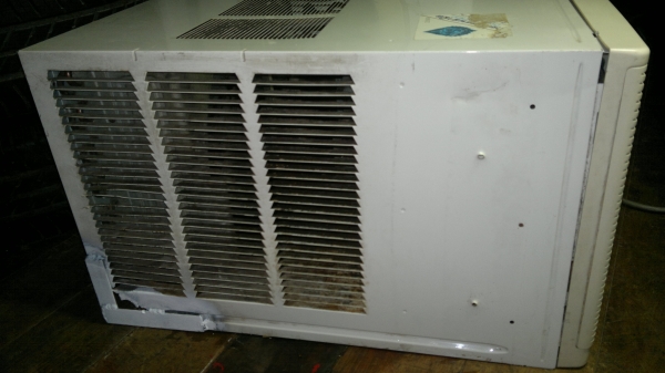 ขายแอร์วินโดว์ของชาร์ปเย็นดีครับ