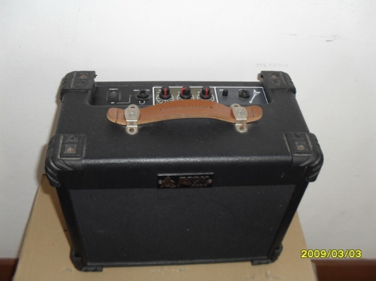 ขายแอมป์ขยายกีตาร์ ของยี่ห้อ ROCK รุ่นเล็ก