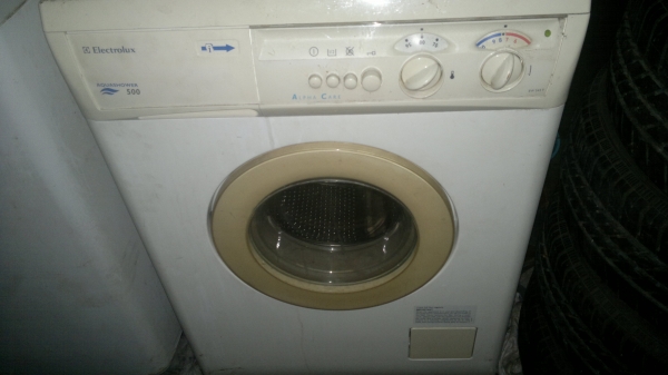 เครื่องซักผ้าอิเลคโทรลัค ฝาหน้า