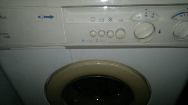 เครื่องซักผ้าอิเลคโทรลัค ฝาหน้า