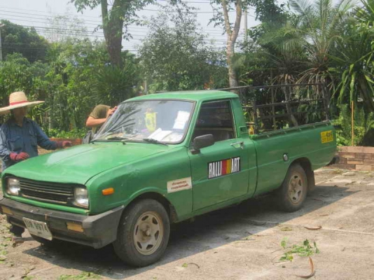 ขาย MAZDA FAMILIA 1.3 สีเขียวเกียร์ธรรมดา ทะเบียนเต็มพร้อมชุดโอน ขายตามสภาพ 35000 บาท