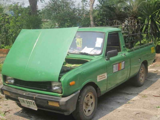 ขาย MAZDA FAMILIA 1.3 สีเขียวเกียร์ธรรมดา ทะเบียนเต็มพร้อมชุดโอน ขายตามสภาพ 35000 บาท