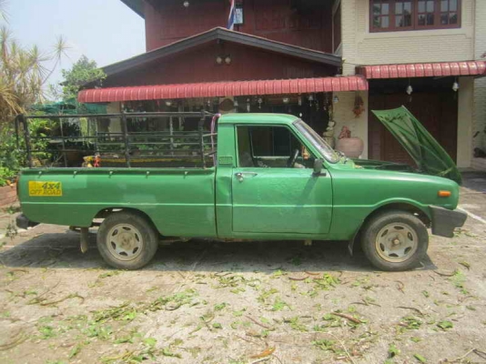 ขาย MAZDA FAMILIA 1.3 สีเขียวเกียร์ธรรมดา ทะเบียนเต็มพร้อมชุดโอน ขายตามสภาพ 35000 บาท