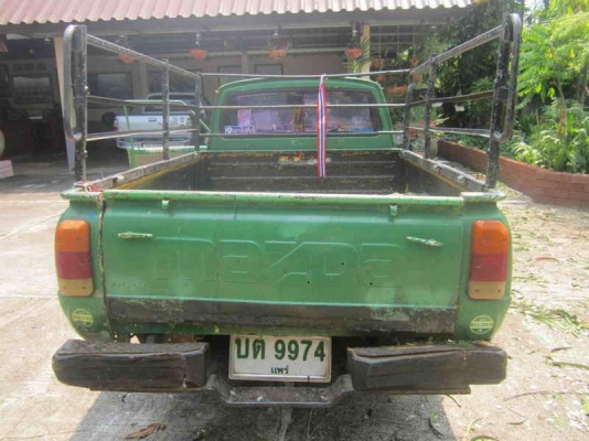 ขาย MAZDA FAMILIA 1.3 สีเขียวเกียร์ธรรมดา ทะเบียนเต็มพร้อมชุดโอน ขายตามสภาพ 35000 บาท