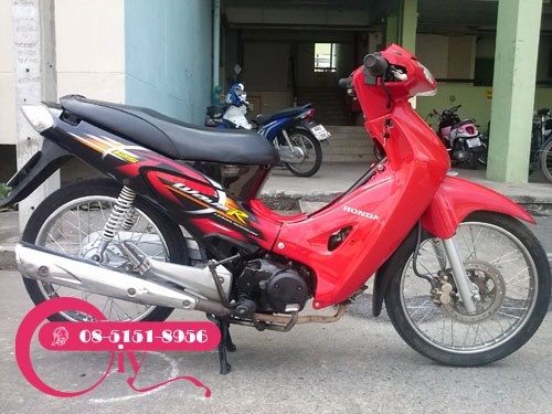 ขายด่วน wave125s ปี 45  เครื่องดีขับไม่สะดุด เล่มชุดโอนครบ โทร 085-1518956