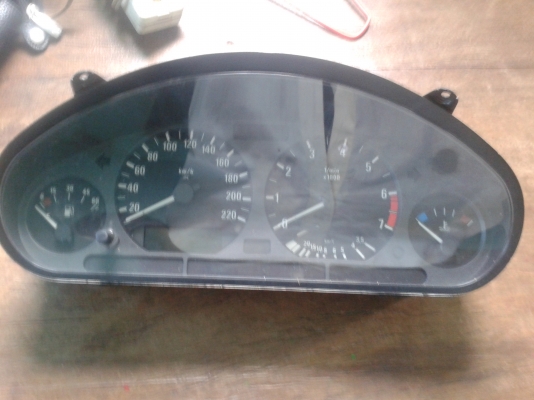 เรือนไมล์ bmw 318