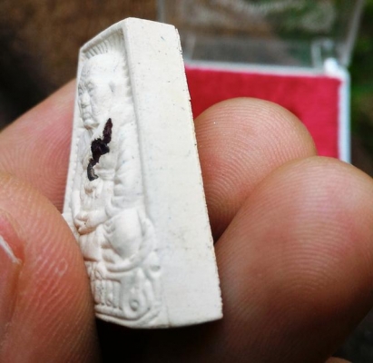 หลวงปู่ทิม วัดพระขาว อยุธยา ฝังพลอยเสก