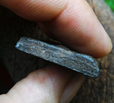 สมเด็จนาคปรก เนื้อดำเก่า ด้านหลังตัวหนังสือจีน มีน้ำหนัก สวยแปลก