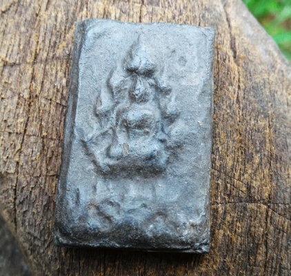 สมเด็จนาคปรก เนื้อดำเก่า ด้านหลังตัวหนังสือจีน มีน้ำหนัก สวยแปลก