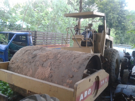 ขายด่วน รถบด ยี่ห้อABG รถเยอรมัน เครื่องคัมมิ้น 4สูบเทอร์โบ สภาพพร้อมใช้งานจริง เครื่องปั้มดี เกียร์ท๊อกเยี่ยม ระบบสั่นสะเทือนใช้งานได้ปกติ เอกสารสัญญซื้อขายครับ