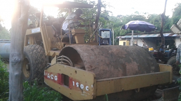 ขายด่วน รถบด ยี่ห้อABG รถเยอรมัน เครื่องคัมมิ้น 4สูบเทอร์โบ สภาพพร้อมใช้งานจริง เครื่องปั้มดี เกียร์ท๊อกเยี่ยม ระบบสั่นสะเทือนใช้งานได้ปกติ เอกสารสัญญซื้อขายครับ