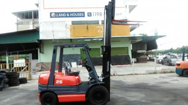 Toyota6FD25ขนาด2.5ตัน เสาสูง3เมตร เกียร์ออร์โต้ เครื่องยนต์ดีเซล2Zรับประกันเครื่องเกียร์ ราคาต่อรองได้0816161541