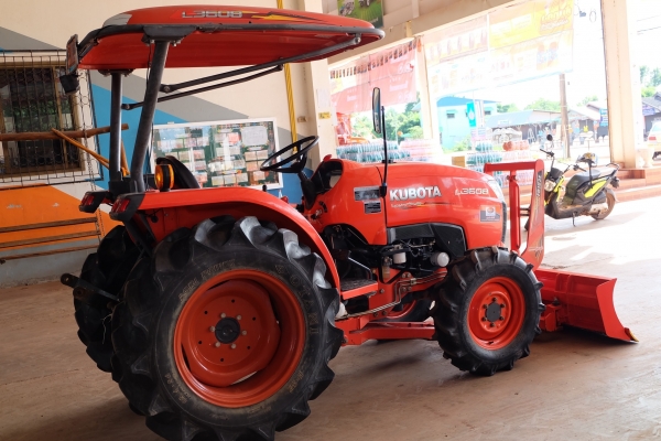 รถไถรุ่น L3608 ใบมีด + ผาน 1 ตัว ดาวน์ 10,000 บาท โทร089-0111624