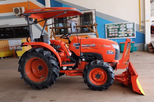 รถไถรุ่น L3608 ใบมีด + ผาน 1 ตัว ดาวน์ 10,000 บาท โทร089-0111624