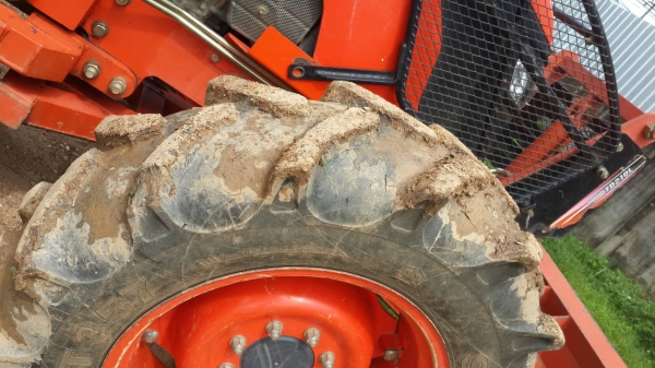 ขายรถไถM8540 พร้อมผานจาน ขายรถไถM8540 พร้อมผานจาน