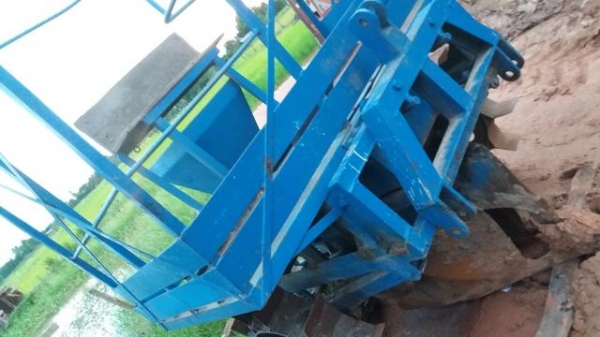 เครื่องปลูกอ้อยร่องคู30เช็นกลกิจ