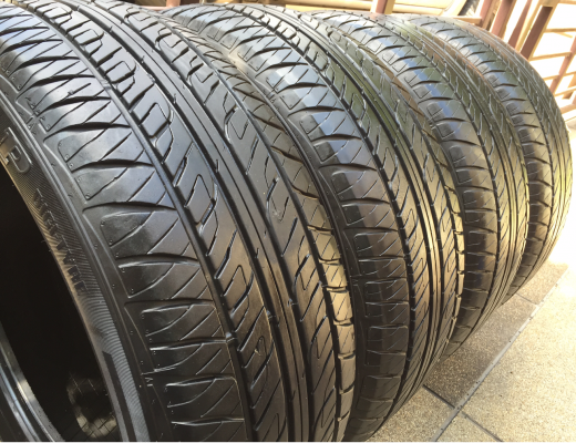 ยาง Dunlop 265 60 18 กลางปี15 ดอกเยอะ ไม่มีปะ ราคาไม่แพง