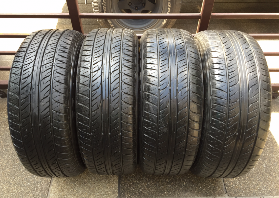 ยาง Dunlop 265 60 18 กลางปี15 ดอกเยอะ ไม่มีปะ ราคาไม่แพง