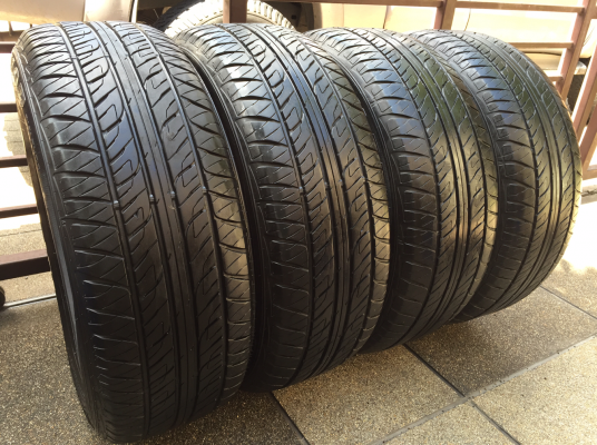 ยาง Dunlop 265 60 18 กลางปี15 ดอกเยอะ ไม่มีปะ ราคาไม่แพง