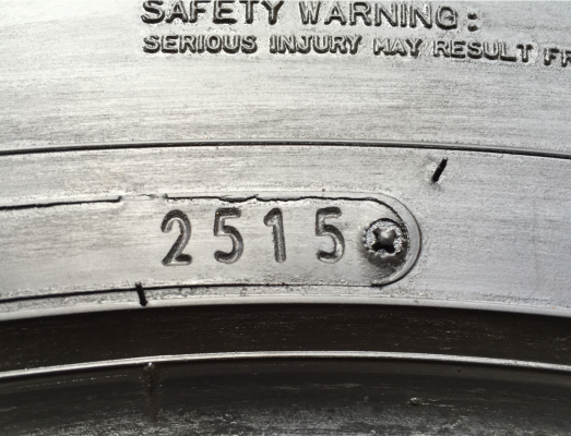 ยาง Dunlop 265 60 18 กลางปี15 ดอกเยอะ ไม่มีปะ ราคาไม่แพง