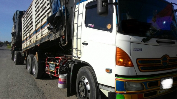 รถ 18 ล้อ HINO FM1J เครื่อง JO8C 260 แรง กระบะเหล็ก ดั้ม  ปี 47