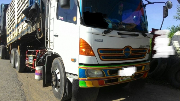 รถ 18 ล้อ HINO FM1J เครื่อง JO8C 260 แรง กระบะเหล็ก ดั้ม  ปี 47