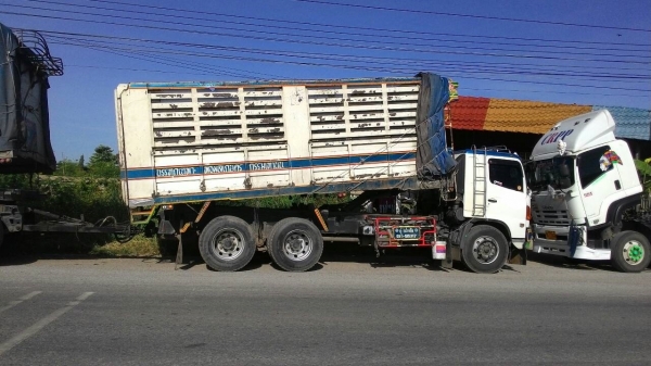 รถ 18 ล้อ HINO FM1J เครื่อง JO8C 260 แรง กระบะเหล็ก ดั้ม  ปี 47