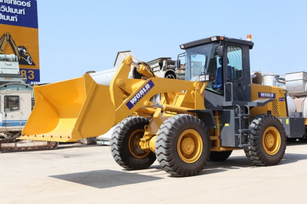 รถตักล้อยางใหม่ World W136 ขนาด2คิว เก๋งแอร์พร้อม รับประกันให้1ปีเต็ม