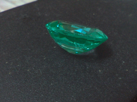 Blue Zircon อัญมณีเพทายแท้ สีฟ้าของน้ำทะเลลึก