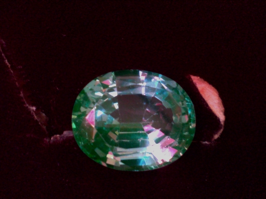 Blue Zircon อัญมณีเพทายแท้ สีฟ้าของน้ำทะเลลึก Blue Zircon อัญมณีเพทายแท้ สีฟ้าของน้ำทะเลลึก