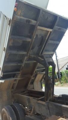 รถอีซูซุ 6 ล้อดั้ม NPR เปลื่ยนเครื่อง 135 แรงม้า ปี 39. สนใจติดต่อ 081 - 6079515