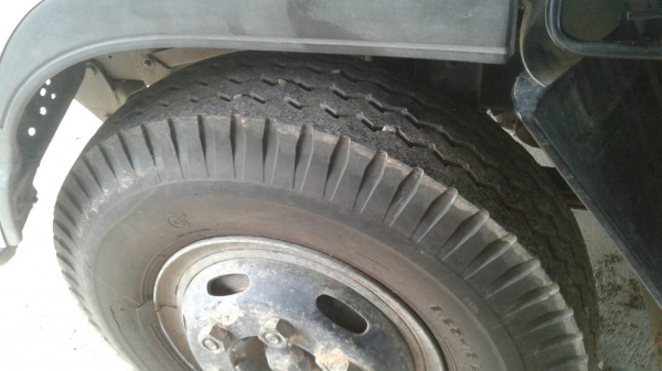 รถอีซูซุ 6 ล้อดั้ม NPR เปลื่ยนเครื่อง 135 แรงม้า ปี 39. สนใจติดต่อ 081 - 6079515