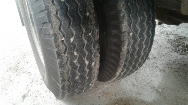 รถอีซูซุ 6 ล้อดั้ม NPR เปลื่ยนเครื่อง 135 แรงม้า ปี 39. สนใจติดต่อ 081 - 6079515