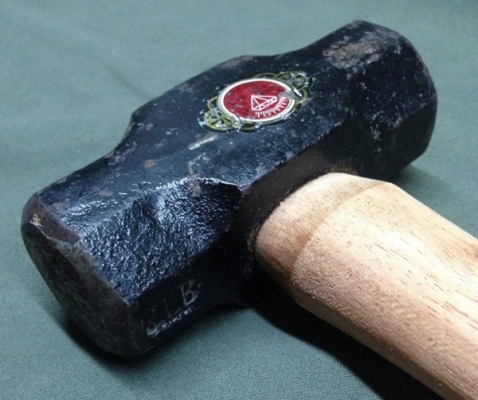 ขายค้อนปอนตราเพชรงานเก่าเก็บขนาด2ปอน ด้ามไม้ประดู่