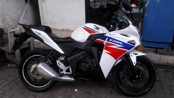 ขายลูกเดียว CBR150R หัวฉีด ปี2556 ขายด่วนๆจ้าเอกสารครบ