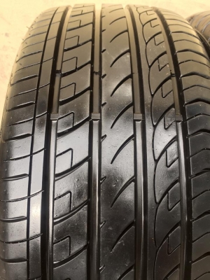 ขายยาง DURUN M636 215-40-17 ปี15 สภาพเหมือนยางใหม่ ปุ่มหน้ายางยังอยู่ คู่ละ 2,500 บาท
