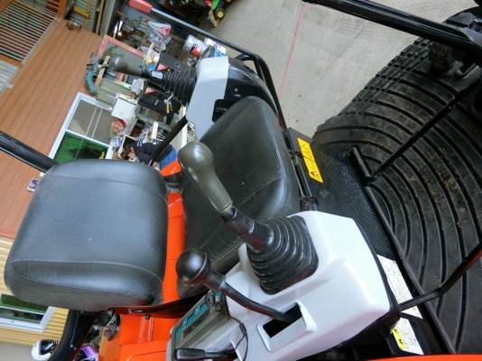 ขายด่วนรถขุด ยี่ห้อยอดนิยม KUBOTA K035-3 (*อามร์ยาวพิเศษ*) เก่านอกญี่ปุ่น สภาพพร้อมใช้งาน ระบบไว เครื่องสวย พร้อมทำสีเก็บรายละเอียด ราคา 470,000 บาท (มีวีดีโอการทำงานให้ดู)  สนใจติดต่อ วัชรัตน์ รุ่งเรืองแทรคเตอร์ {ช่างบาส} โทร:092-5768909 096-5411713  {สน